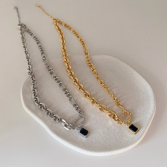 Black Pendant Necklaces